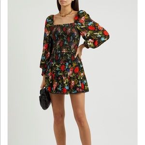 - Alice + Olivia puffed sleep top